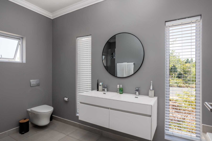 To Let 3 Bedroom Property for Rent in Val De Vie Estate Western Cape